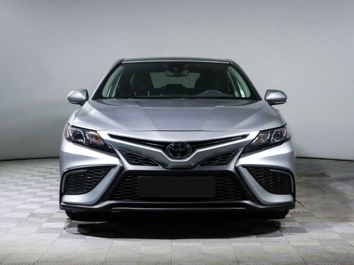Toyota Camry с пробегом — 2022 год. Фото: #1