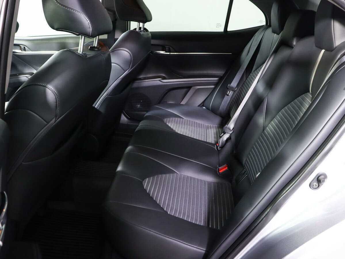 Toyota Camry с пробегом — 2022 год. Фото: #9