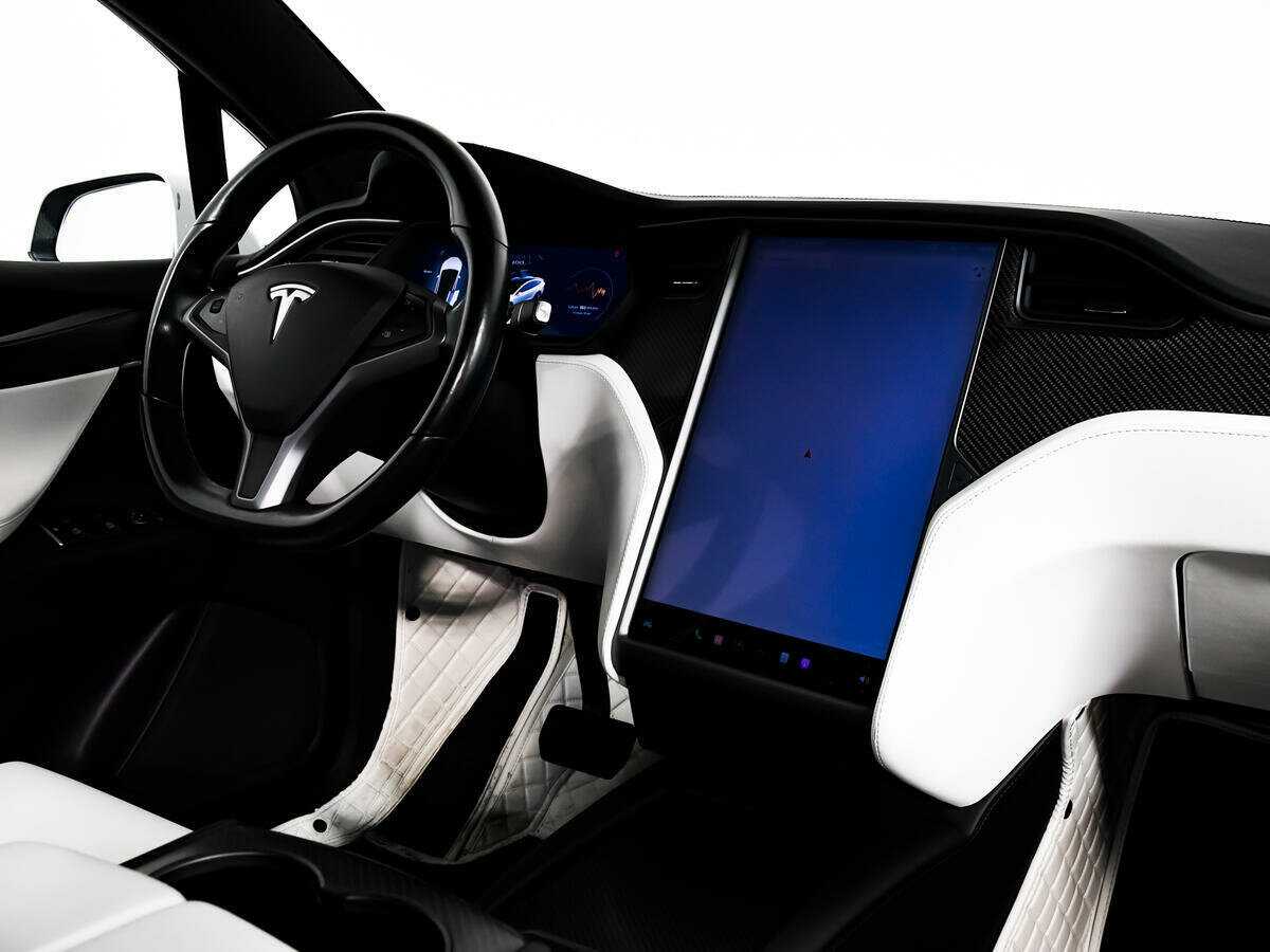 Tesla Model X с пробегом — 2018 год. Фото: #5