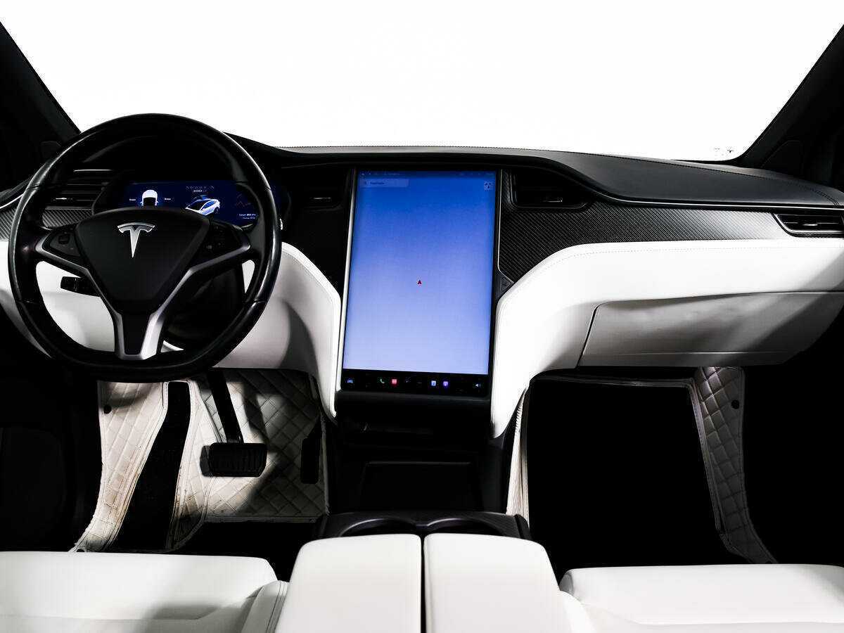 Tesla Model X с пробегом — 2018 год. Фото: #6