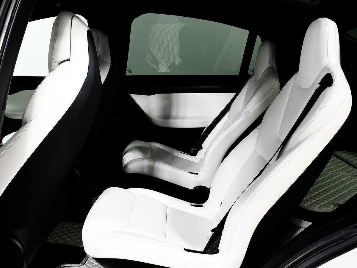 Tesla Model X с пробегом — 2018 год. Фото: #7