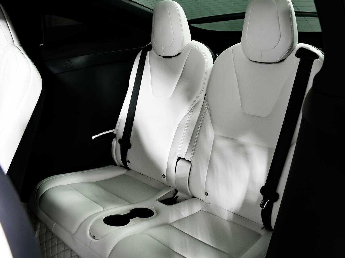 Tesla Model X с пробегом — 2018 год. Фото: #8