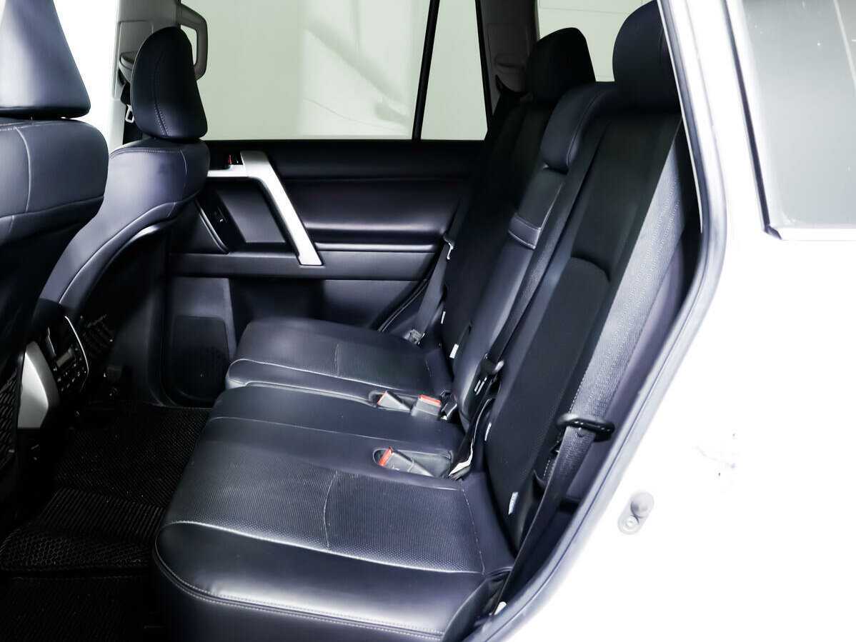 Toyota Land Cruiser Prado с пробегом — 2017 год. Фото: #7