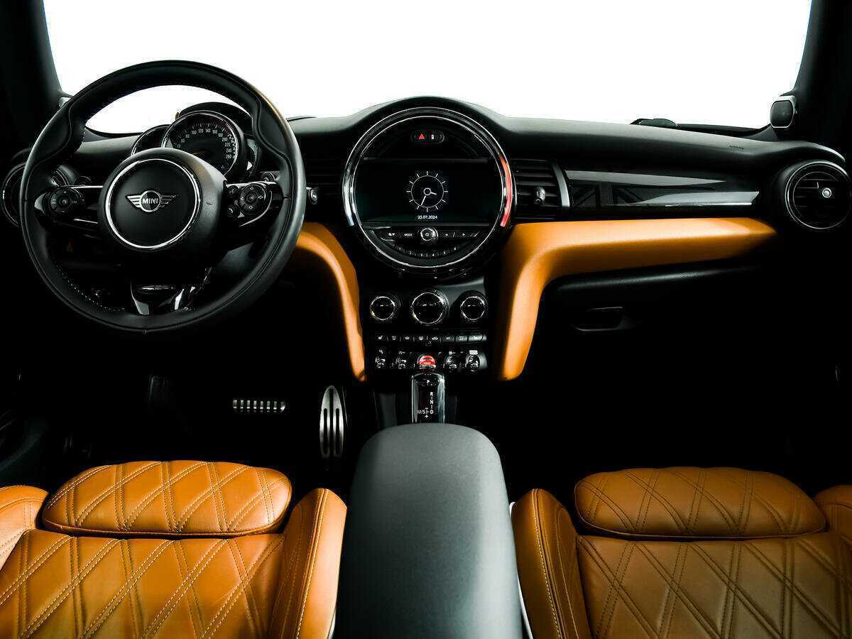 Mini Hatch с пробегом — 2019 год. Фото: #10