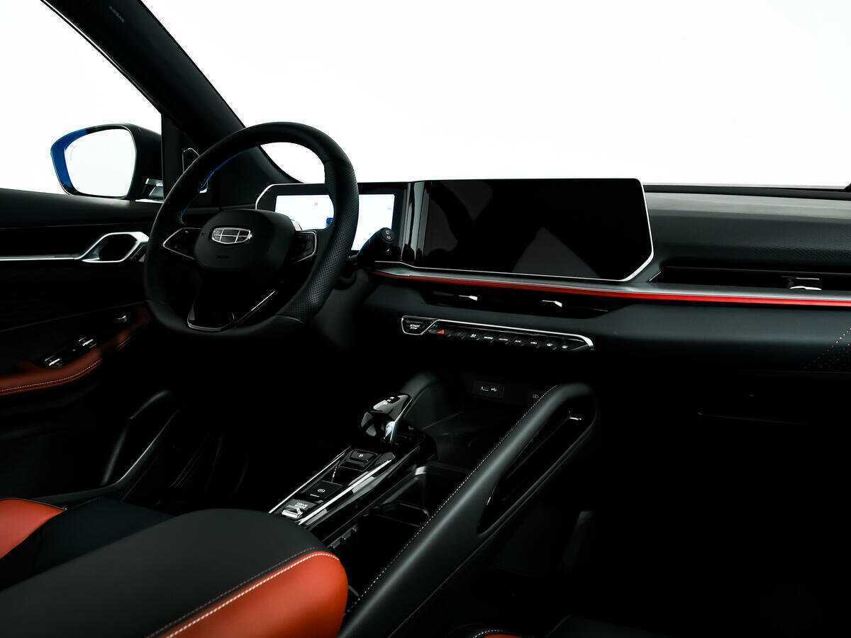 Geely Coolray с пробегом — 2023 год. Фото: #8