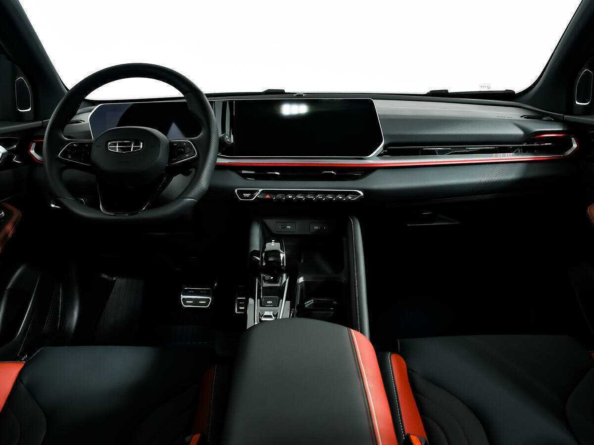 Geely Coolray с пробегом — 2023 год. Фото: #9