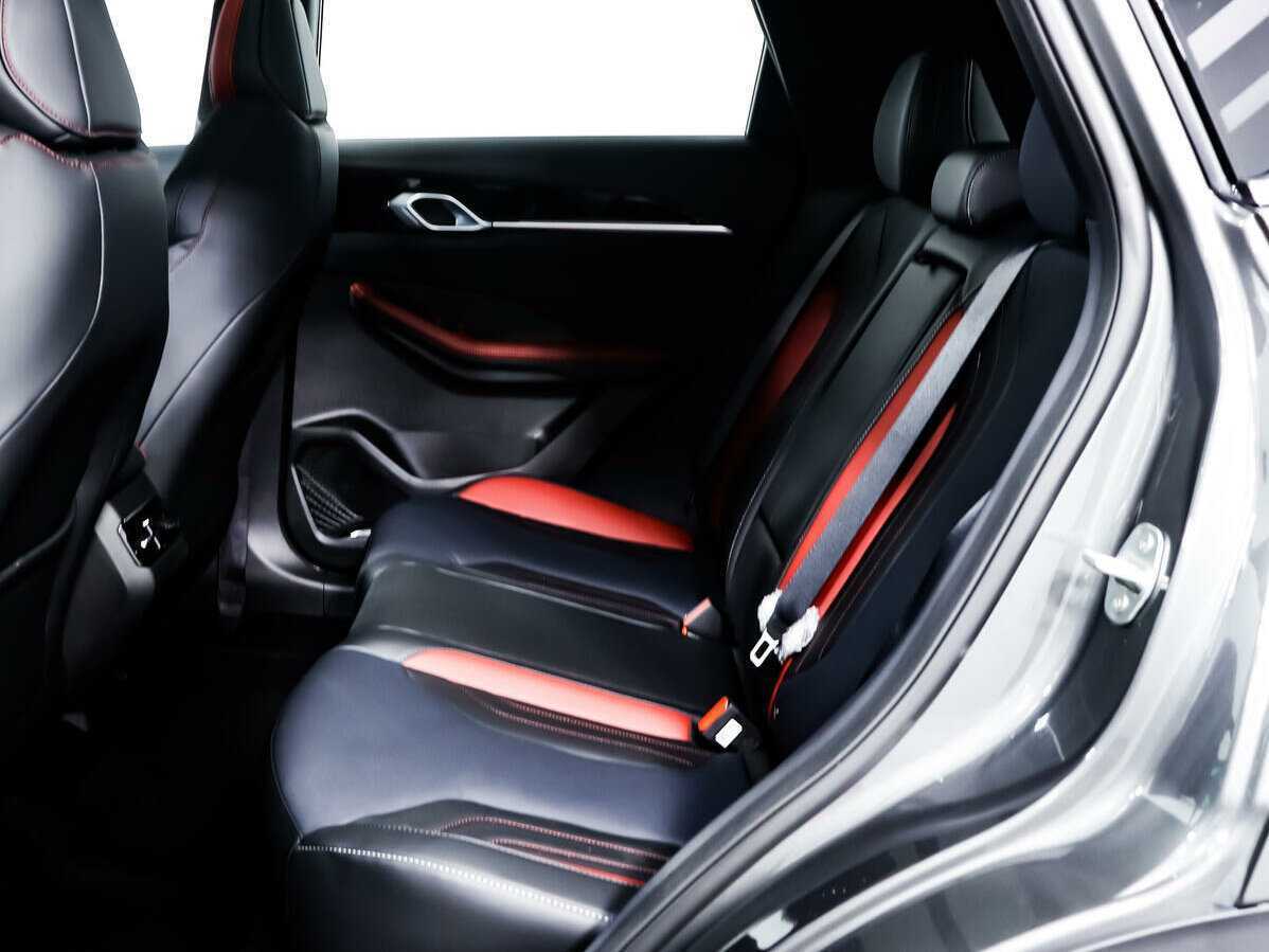 Geely Coolray с пробегом — 2023 год. Фото: #10