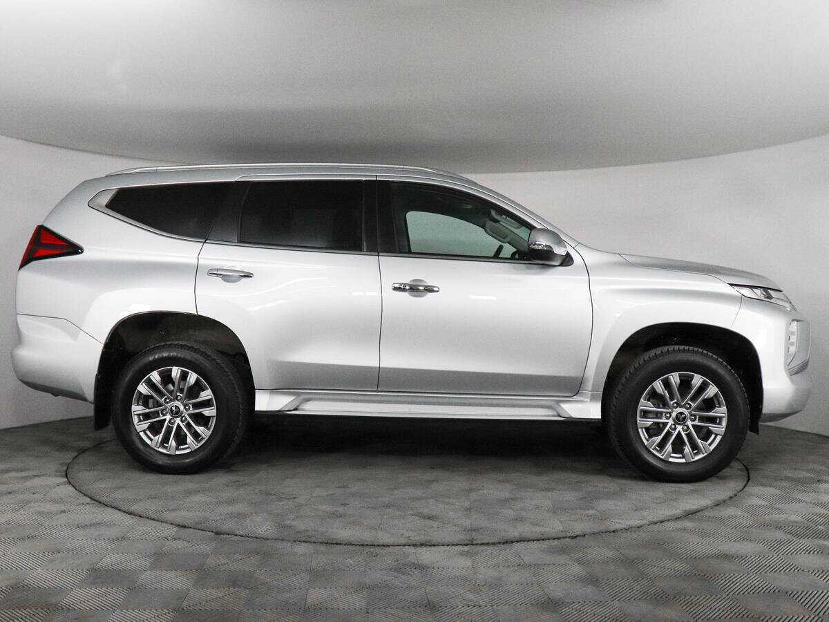 Mitsubishi Pajero Sport с пробегом — 2022 год. Фото: #3