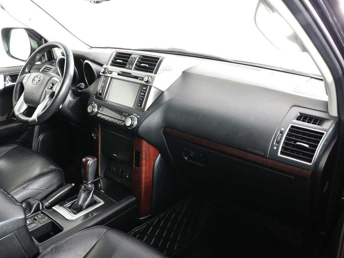 Toyota Land Cruiser Prado с пробегом — 2017 год. Фото: #9