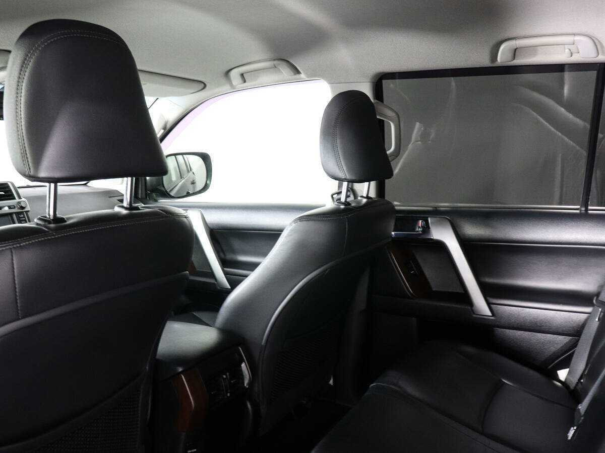 Toyota Land Cruiser Prado с пробегом — 2017 год. Фото: #11