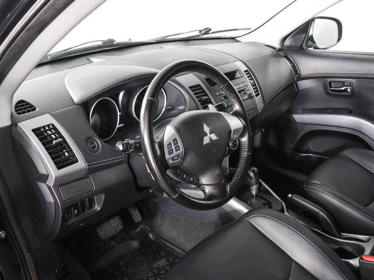 Mitsubishi Outlander с пробегом — 2011 год. Фото: #4
