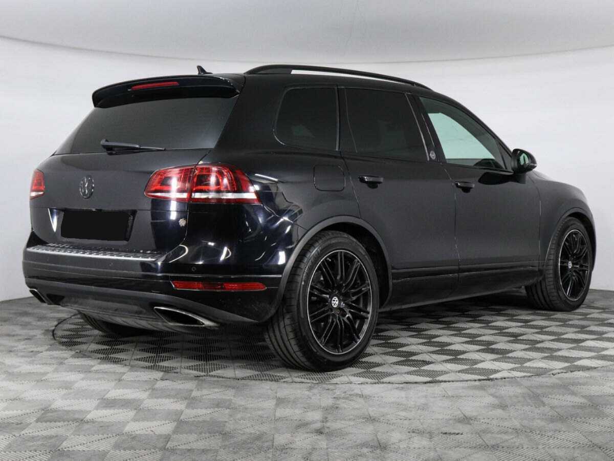 Volkswagen Touareg с пробегом — 2017 год. Фото: #2
