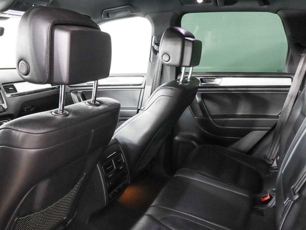 Volkswagen Touareg с пробегом — 2017 год. Фото: #7