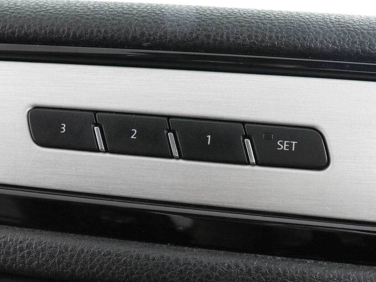 Volkswagen Touareg с пробегом — 2017 год. Фото: #10