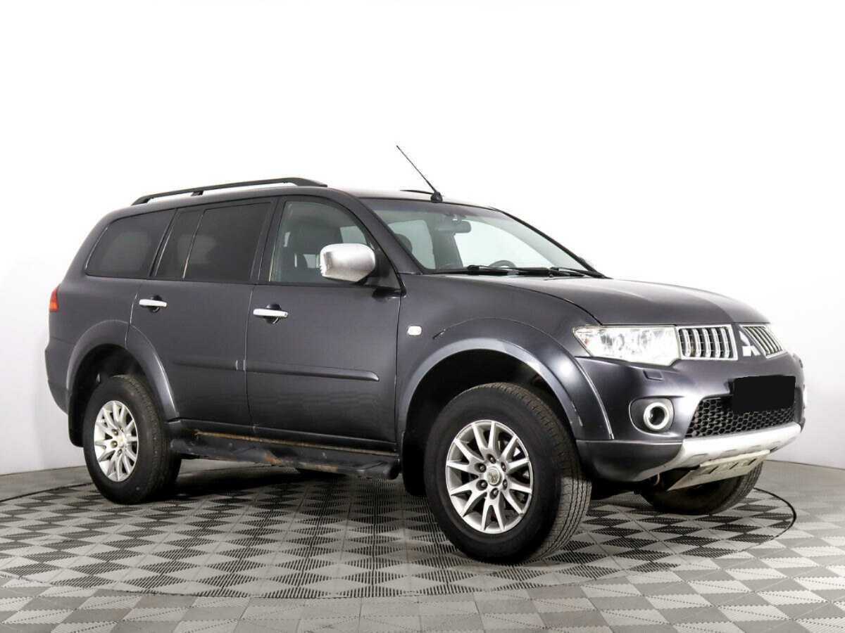 Mitsubishi Pajero Sport с пробегом — 2011 год. Фото: #2