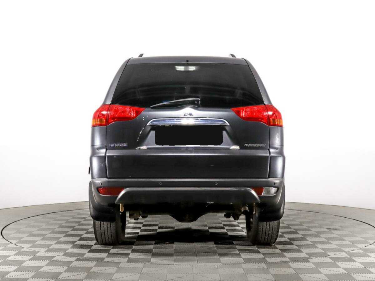 Mitsubishi Pajero Sport с пробегом — 2011 год. Фото: #5