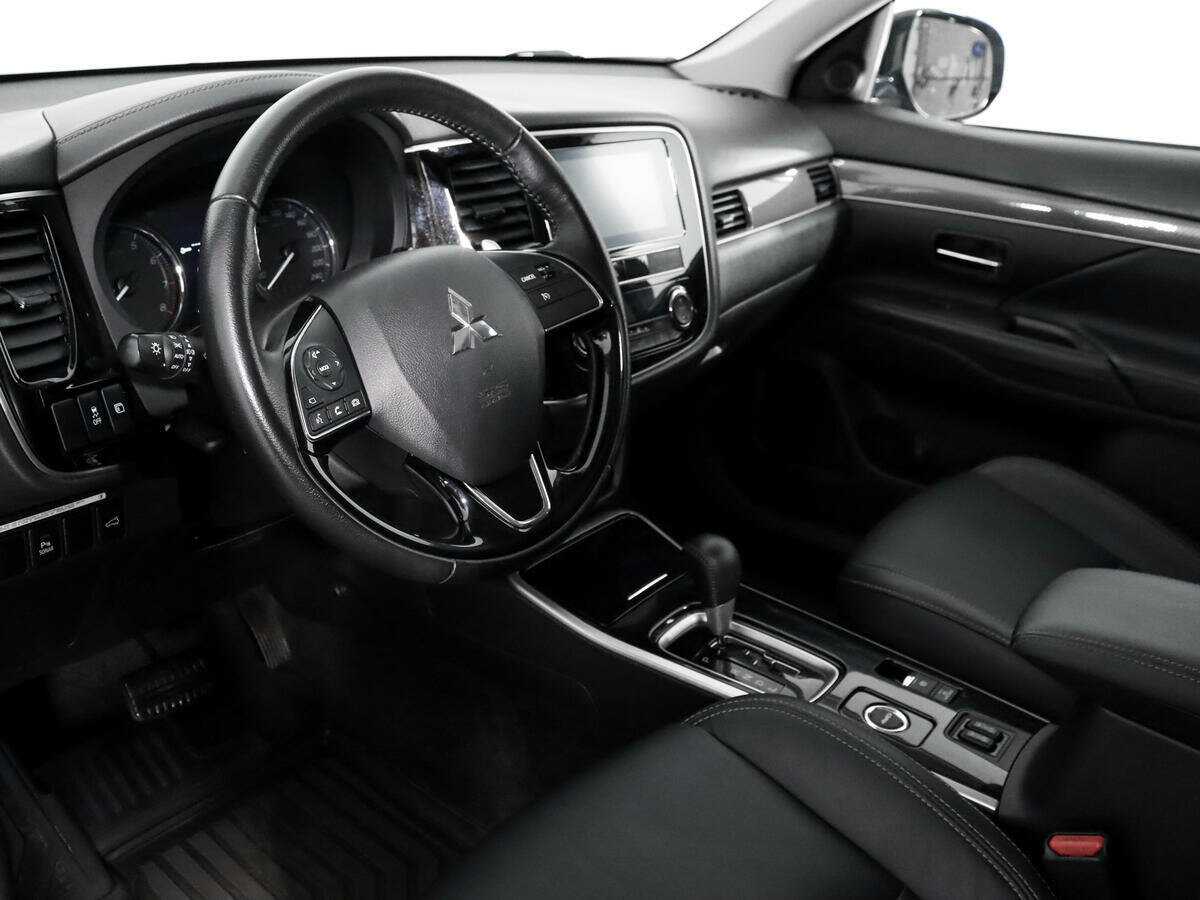 Mitsubishi Outlander с пробегом — 2019 год. Фото: #8