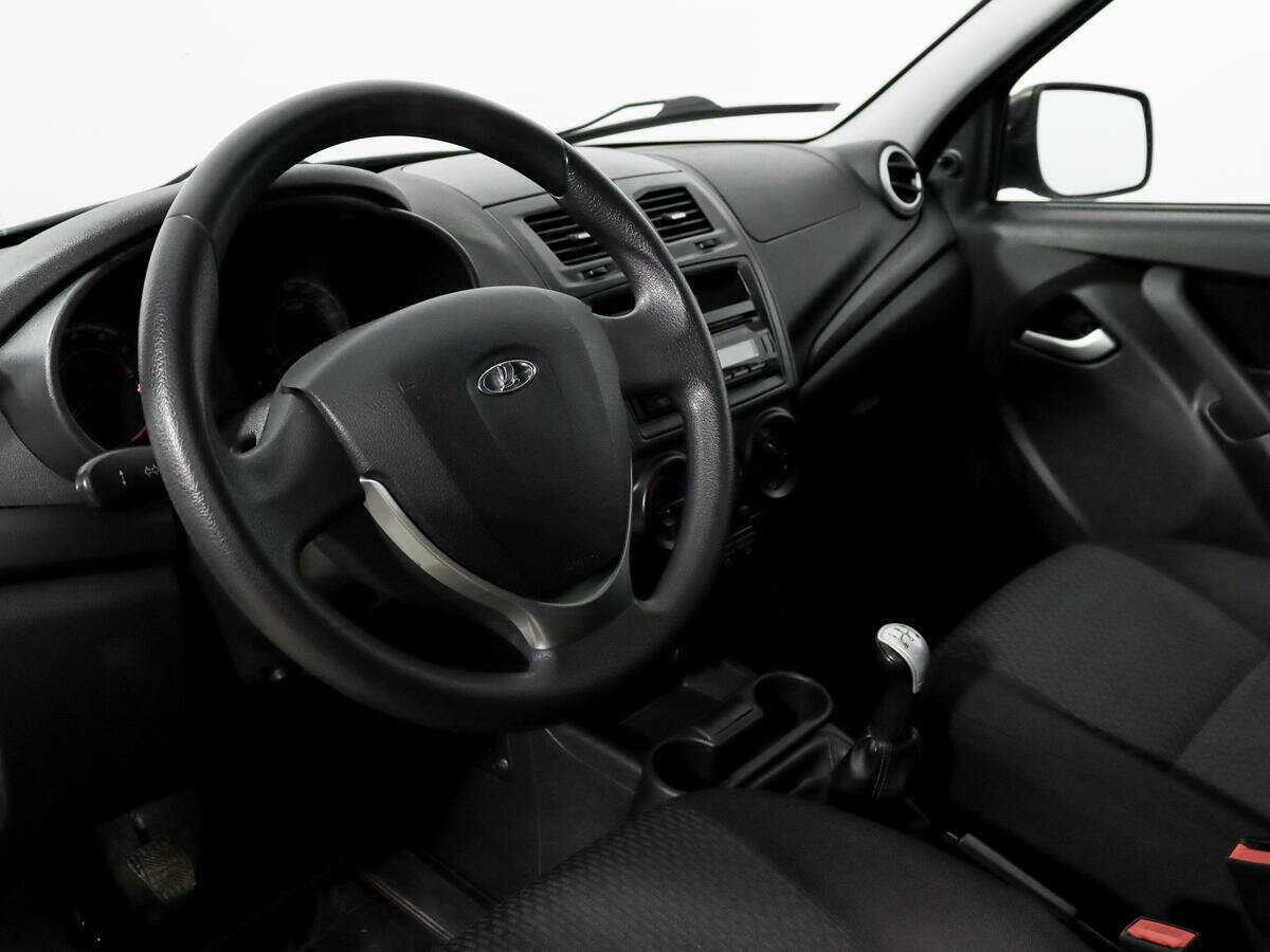 Lada (ВАЗ) Kalina с пробегом — 2015 год. Фото: #8