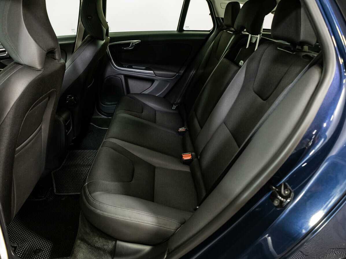 Volvo V60 с пробегом — 2012 год. Фото: #9