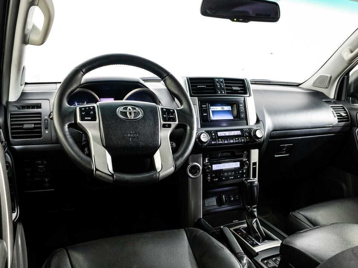 Toyota Land Cruiser Prado с пробегом — 2010 год. Фото: #8