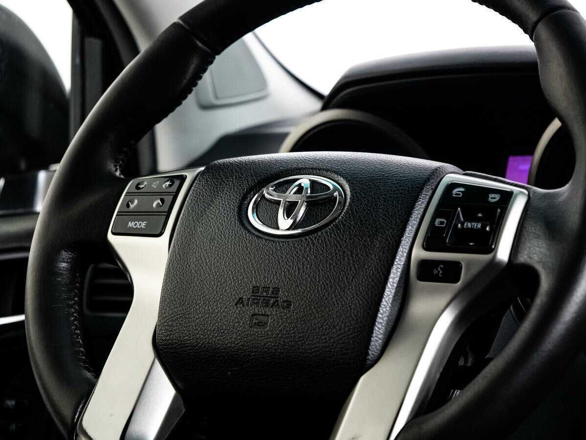 Toyota Land Cruiser Prado с пробегом — 2010 год. Фото: #10