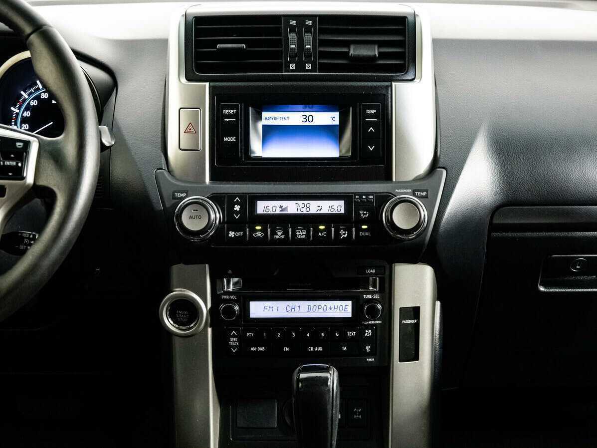 Toyota Land Cruiser Prado с пробегом — 2010 год. Фото: #12