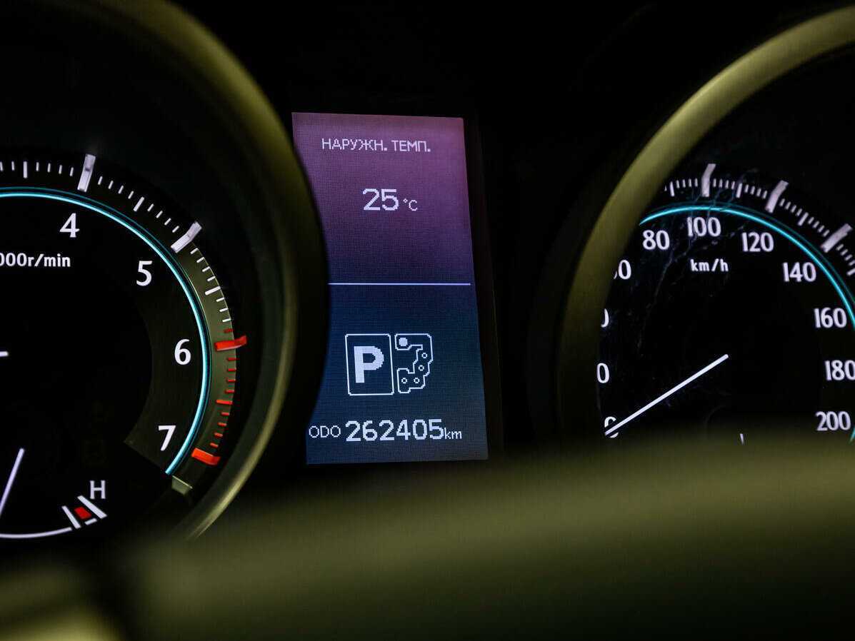 Toyota Land Cruiser Prado с пробегом — 2010 год. Фото: #17