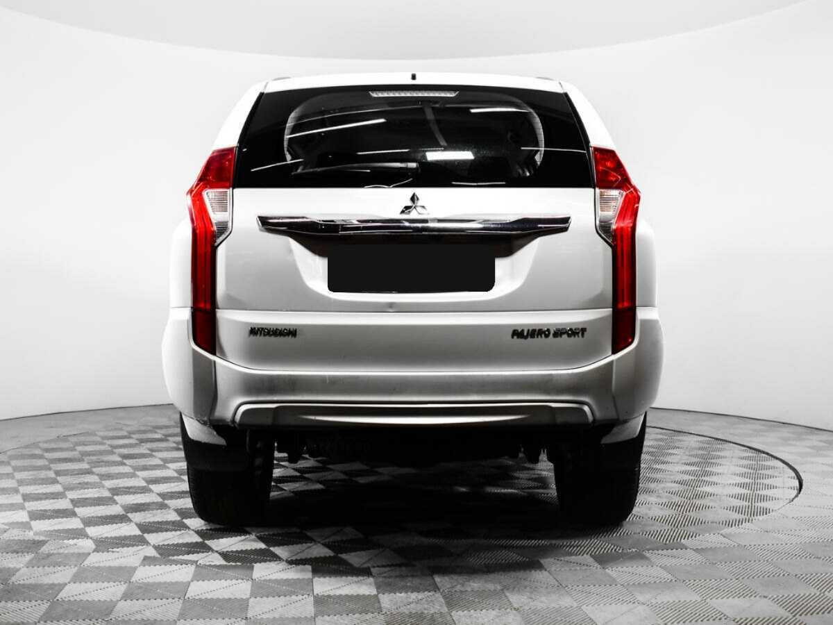 Mitsubishi Pajero Sport с пробегом — 2019 год. Фото: #5