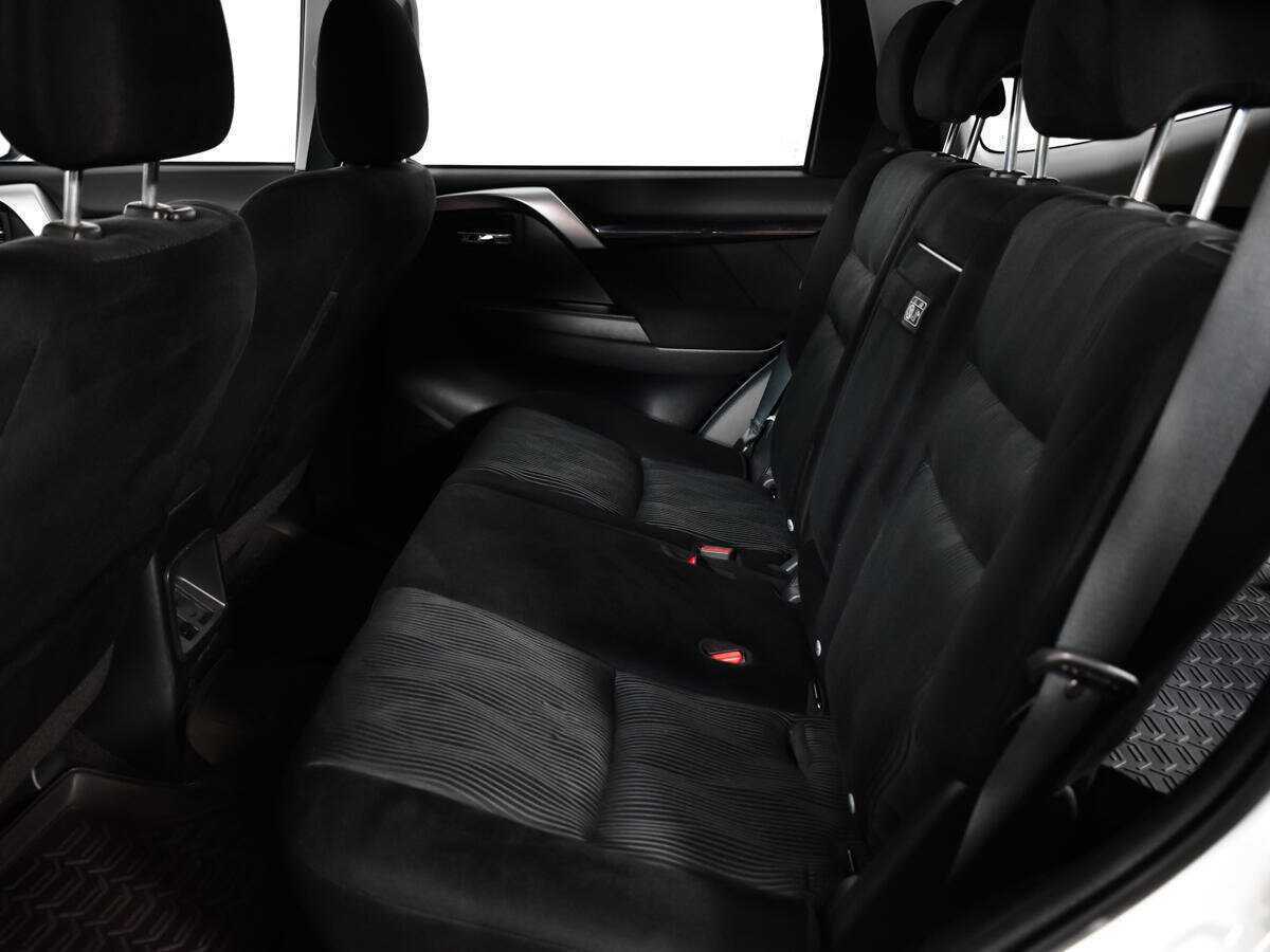 Mitsubishi Pajero Sport с пробегом — 2019 год. Фото: #9