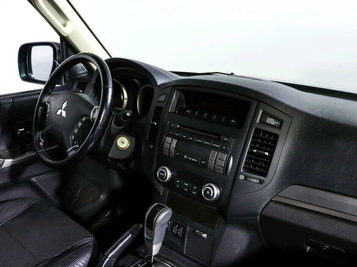 Mitsubishi Pajero с пробегом — 2013 год. Фото: #6