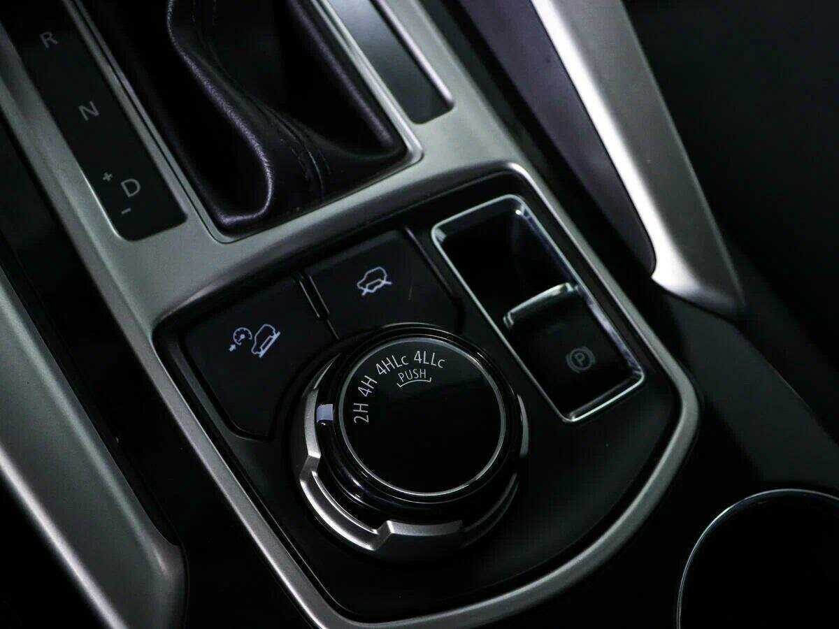 Mitsubishi Pajero Sport с пробегом — 2017 год. Фото: #17