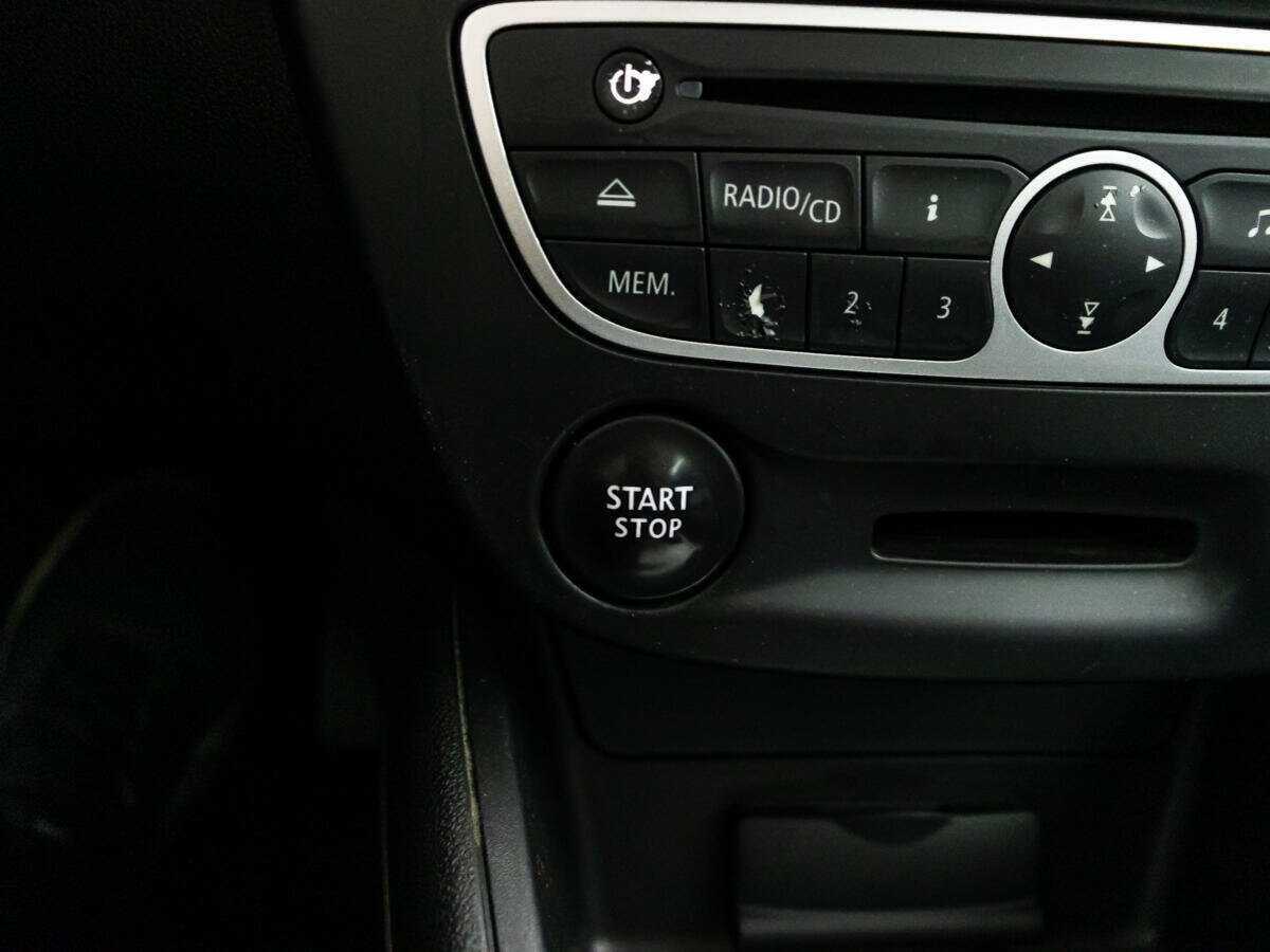 Renault Megane с пробегом — 2011 год. Фото: #15