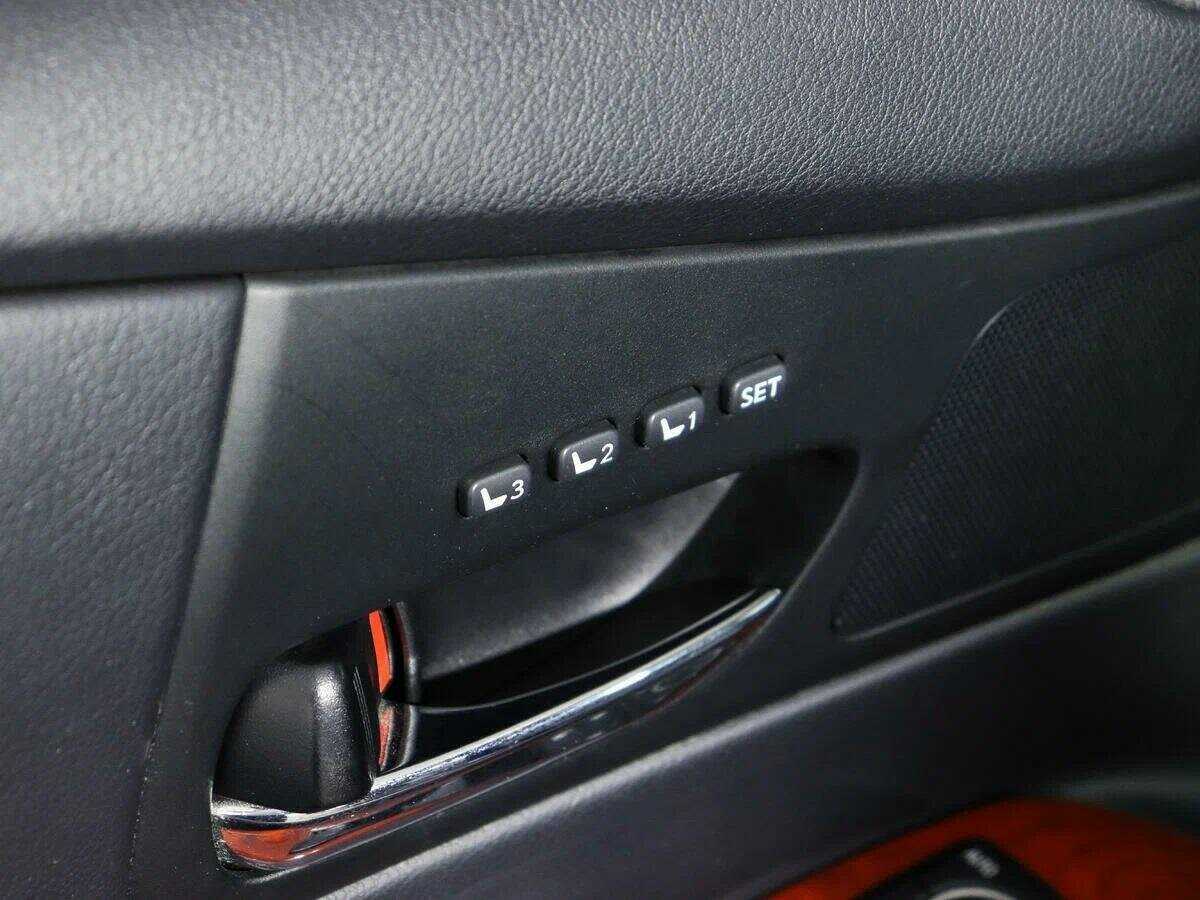 Lexus RX с пробегом — 2010 год. Фото: #16