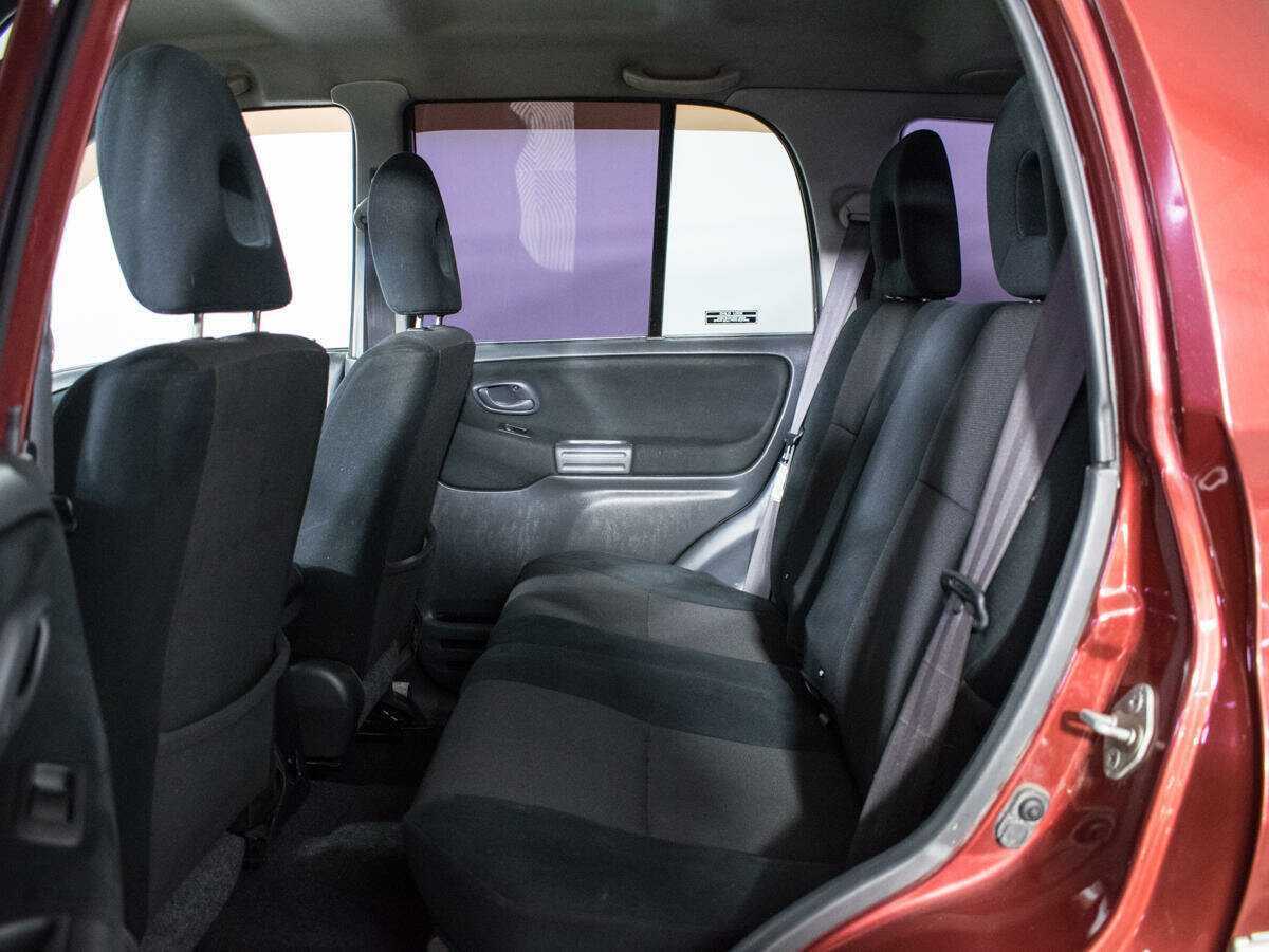 Suzuki Grand Vitara с пробегом — 2005 год. Фото: #9