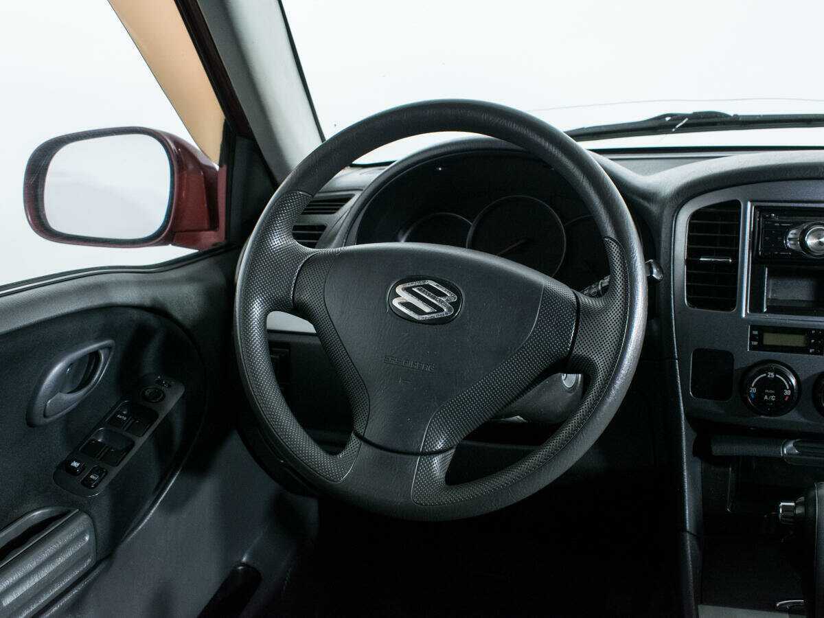 Suzuki Grand Vitara с пробегом — 2005 год. Фото: #13