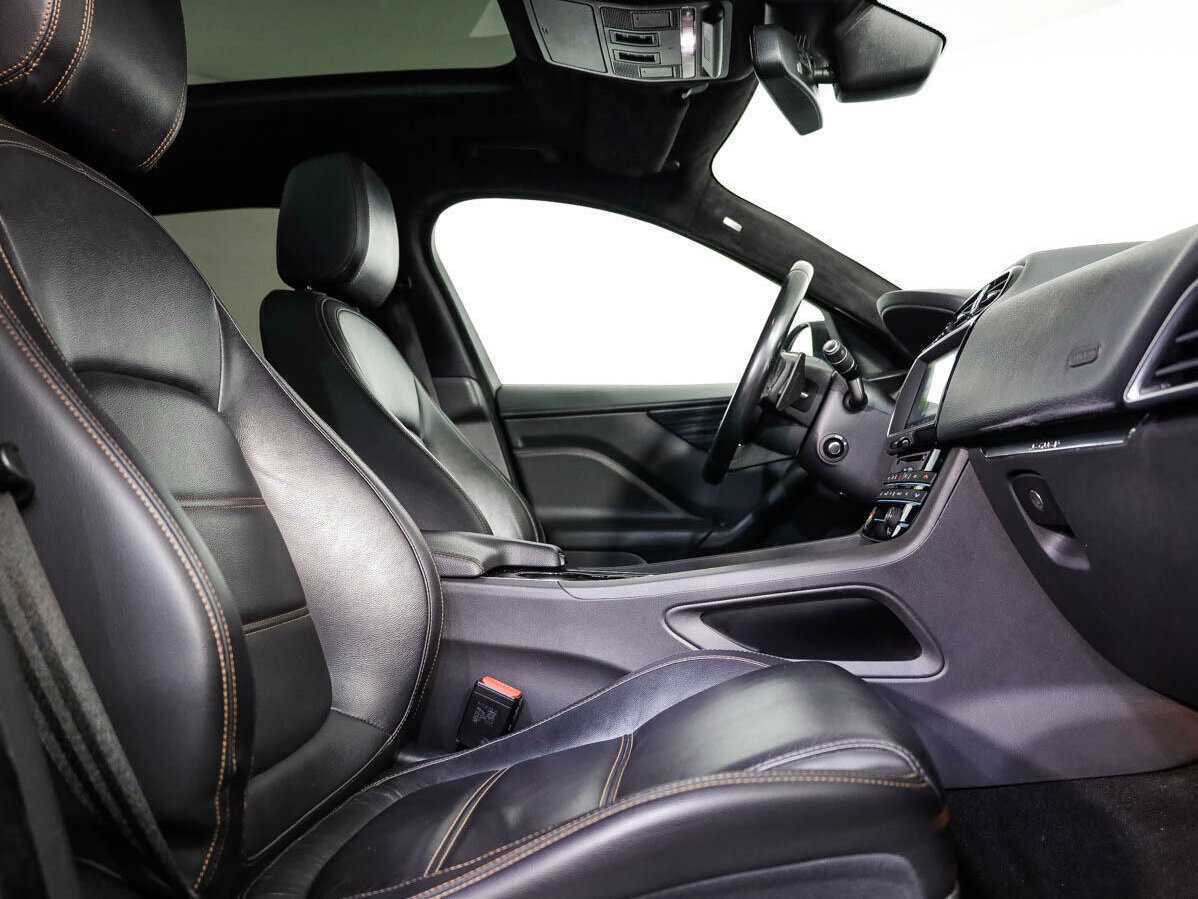 Jaguar F-Pace с пробегом — 2016 год. Фото: #11