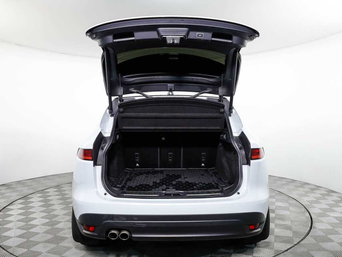 Jaguar F-Pace с пробегом — 2016 год. Фото: #21