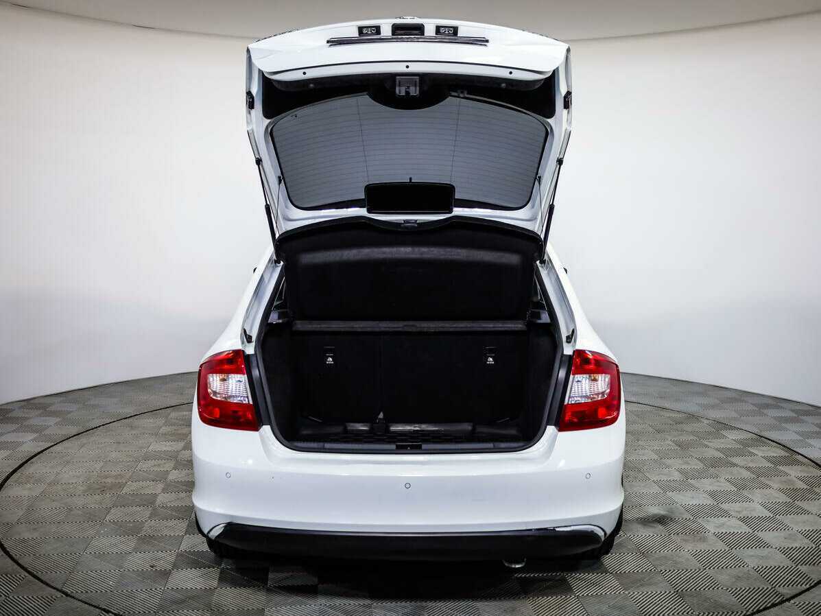 Skoda Rapid с пробегом — 2017 год. Фото: #16