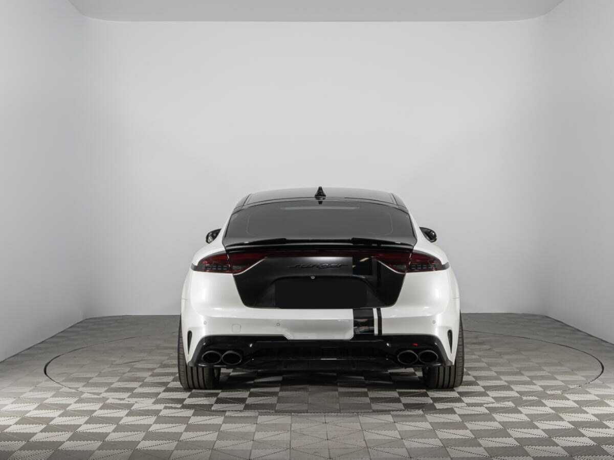 Kia Stinger с пробегом — 2018 год. Фото: #5