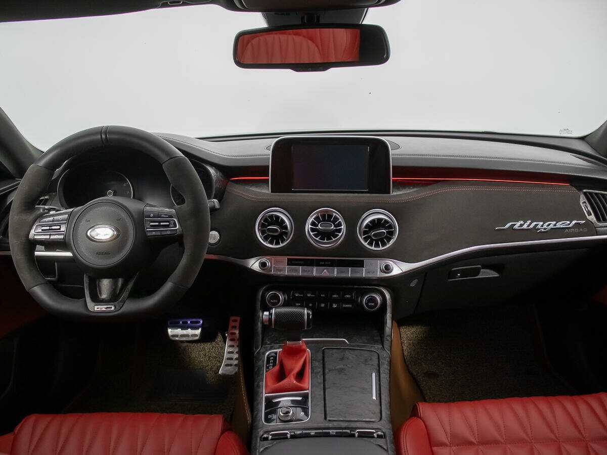 Kia Stinger с пробегом — 2018 год. Фото: #12