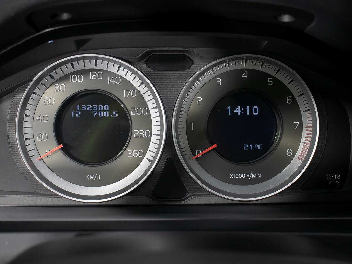 Volvo S60 с пробегом — 2011 год. Фото: #10