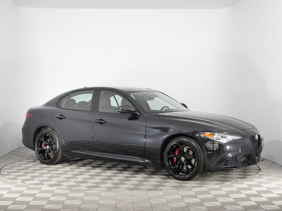 Alfa Romeo Giulia с пробегом — 2021 год. Фото: #2