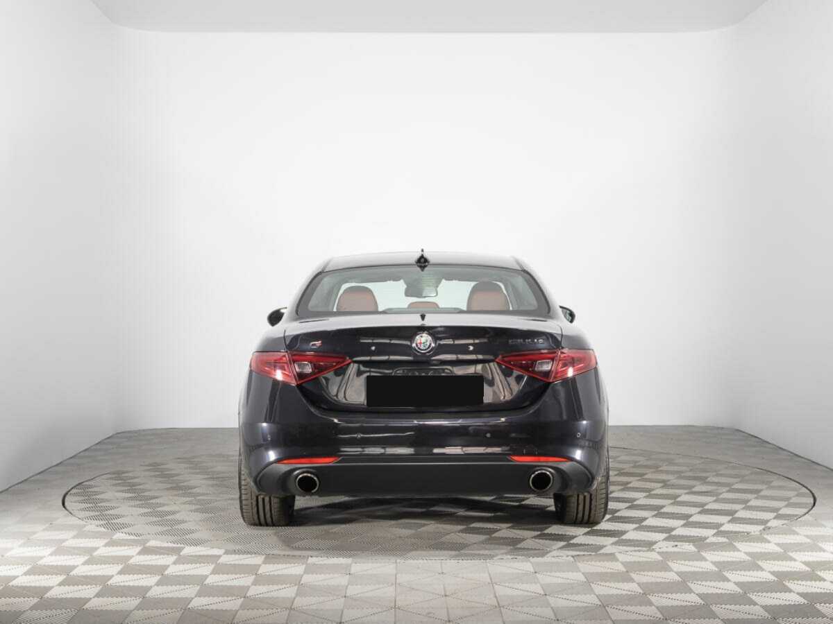 Alfa Romeo Giulia с пробегом — 2021 год. Фото: #5