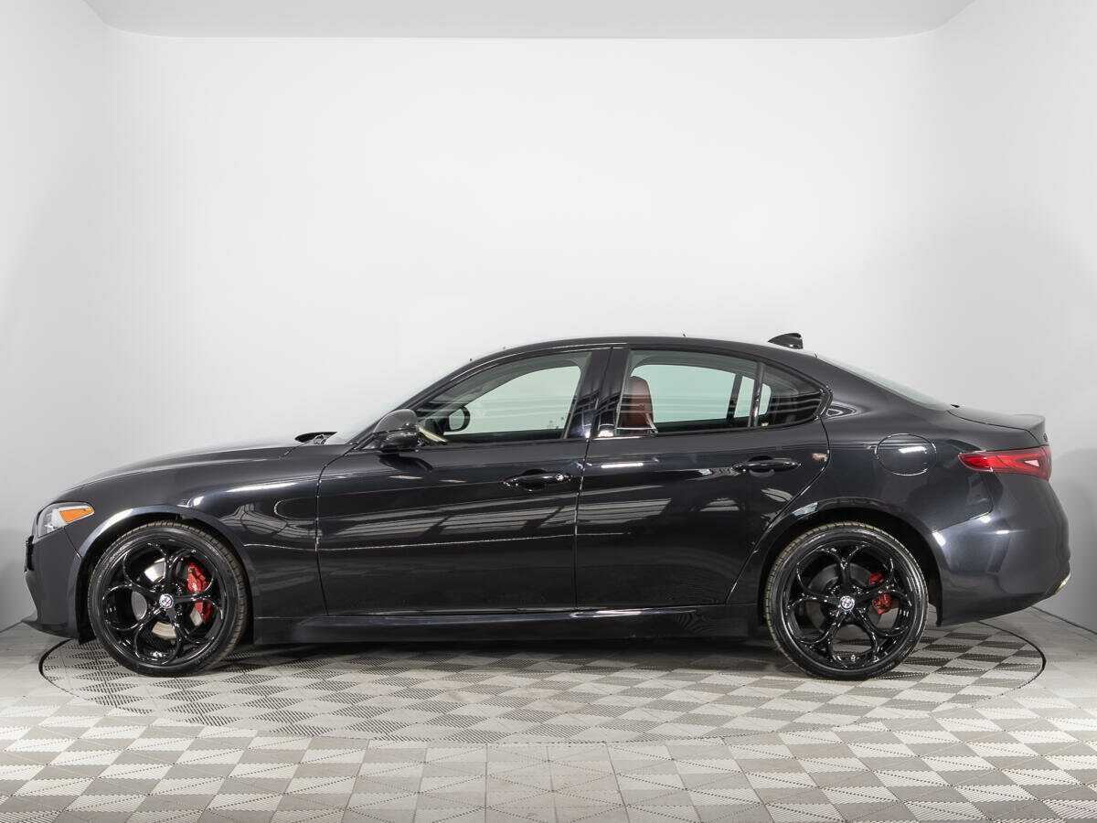 Alfa Romeo Giulia с пробегом — 2021 год. Фото: #7