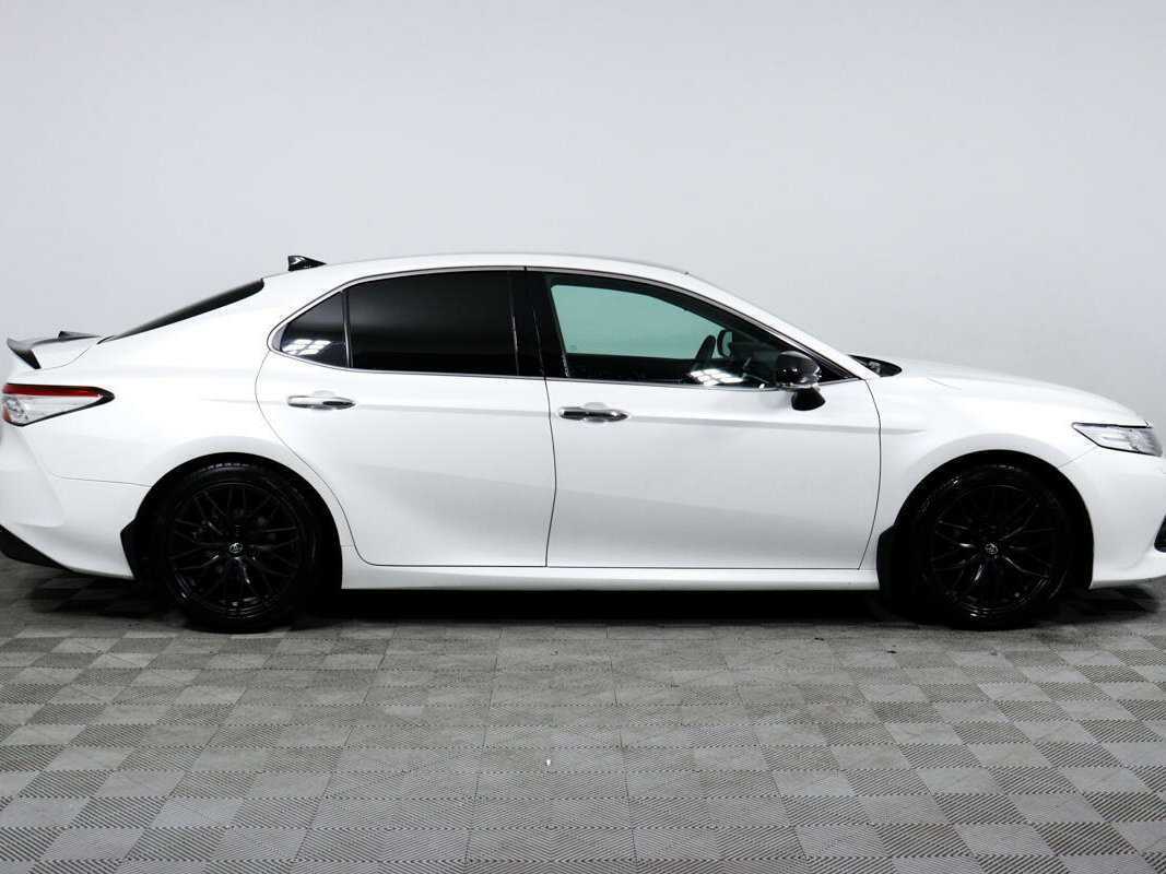 Toyota Camry с пробегом — 2020 год. Фото: #3