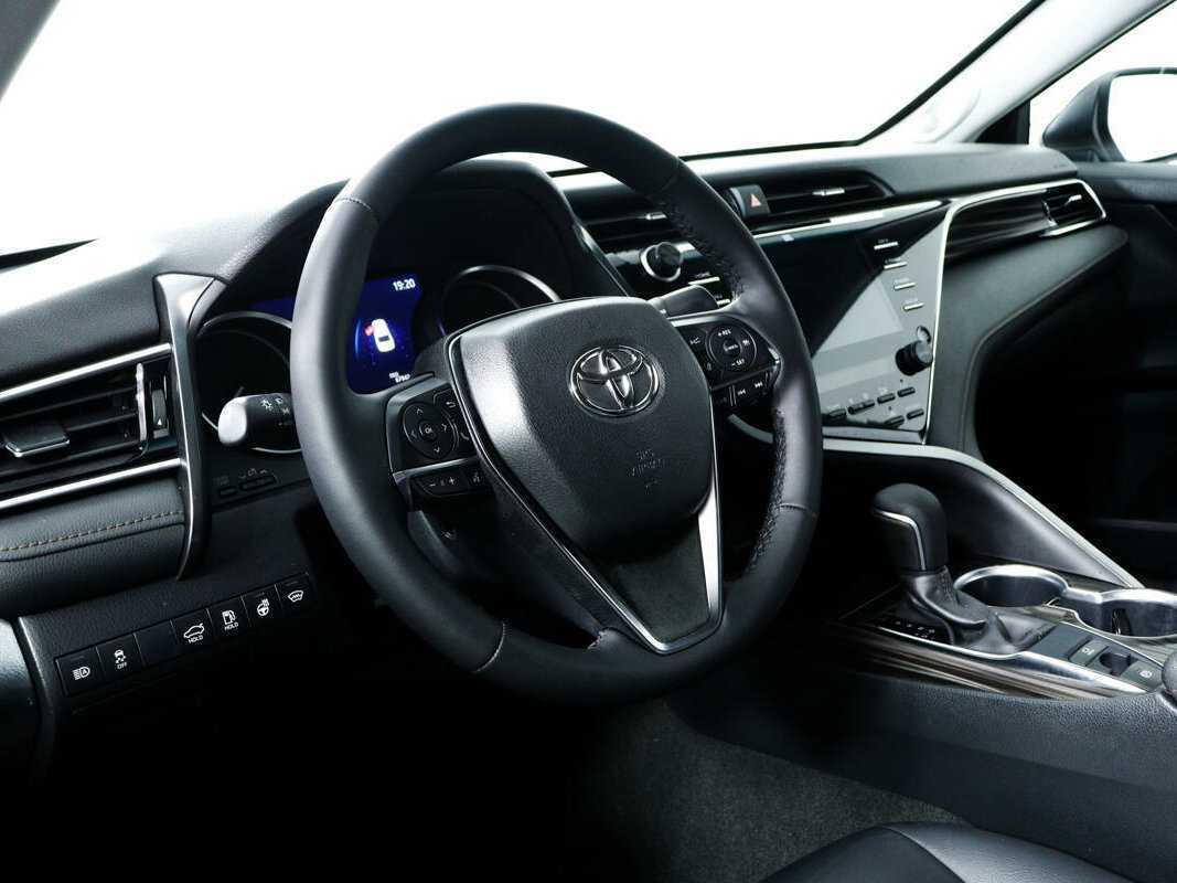 Toyota Camry с пробегом — 2020 год. Фото: #12