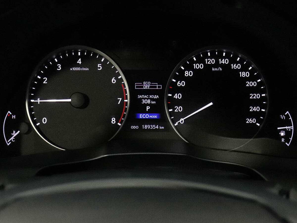 Lexus ES с пробегом — 2014 год. Фото: #14