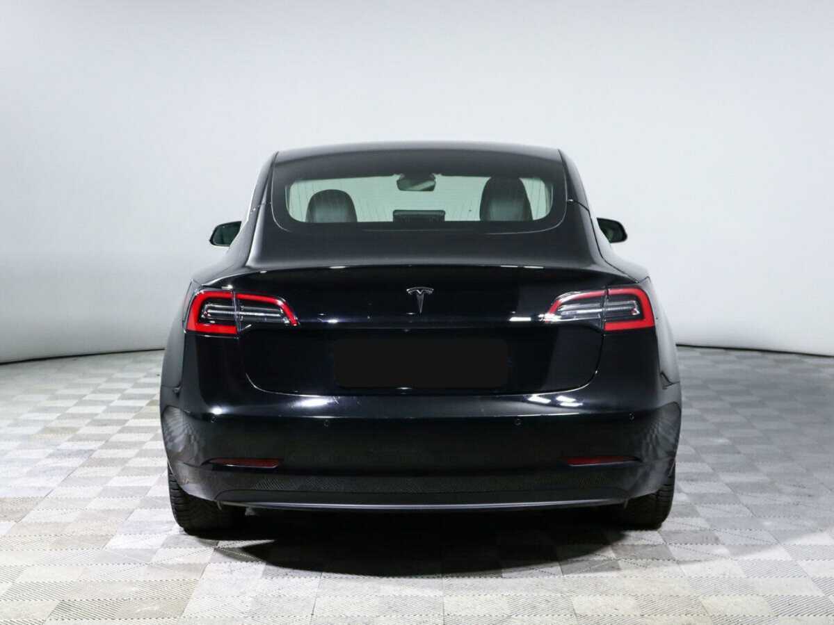 Tesla Model 3 с пробегом — 2018 год. Фото: #4