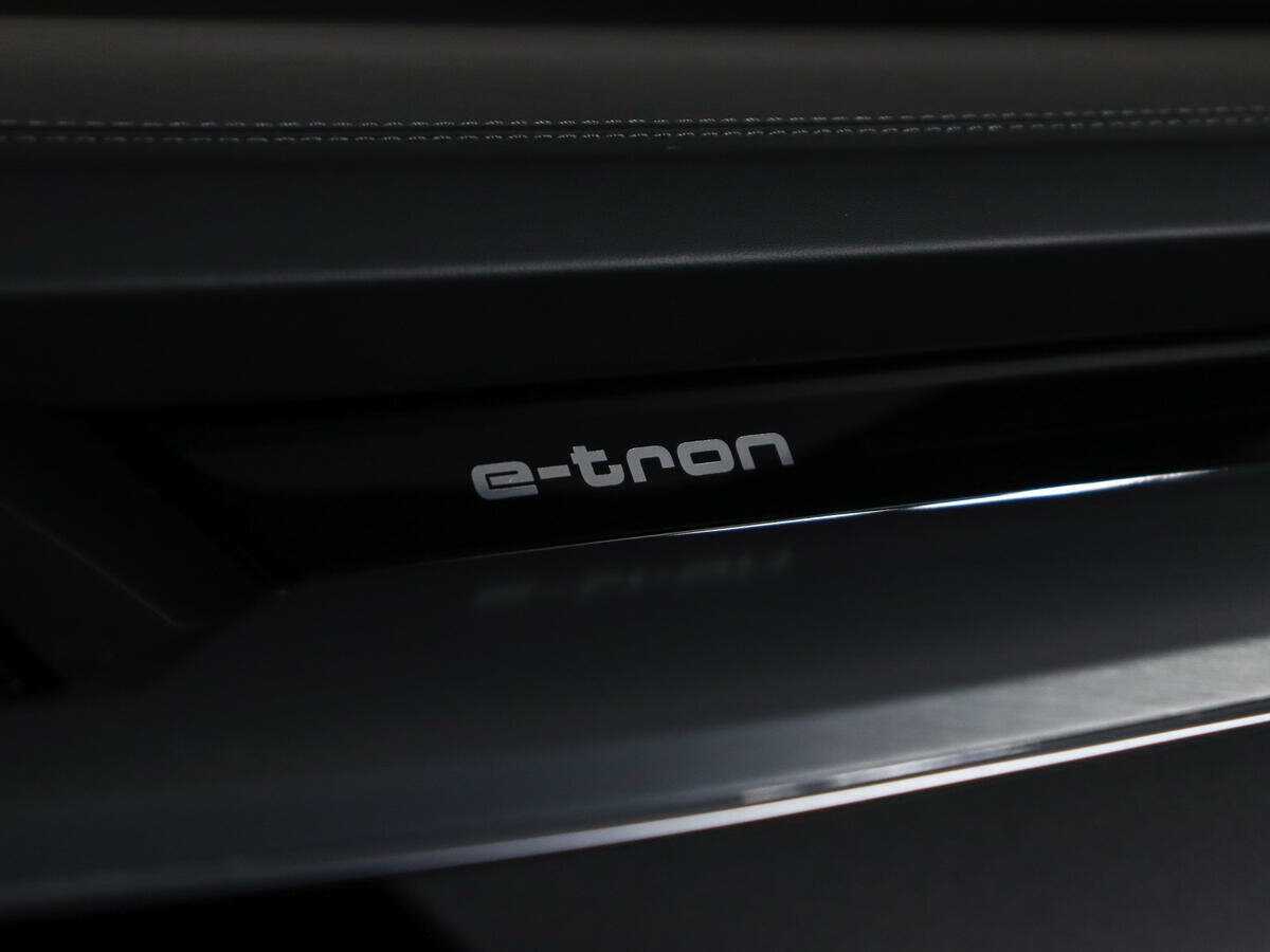 Audi e-tron с пробегом — 2020 год. Фото: #28