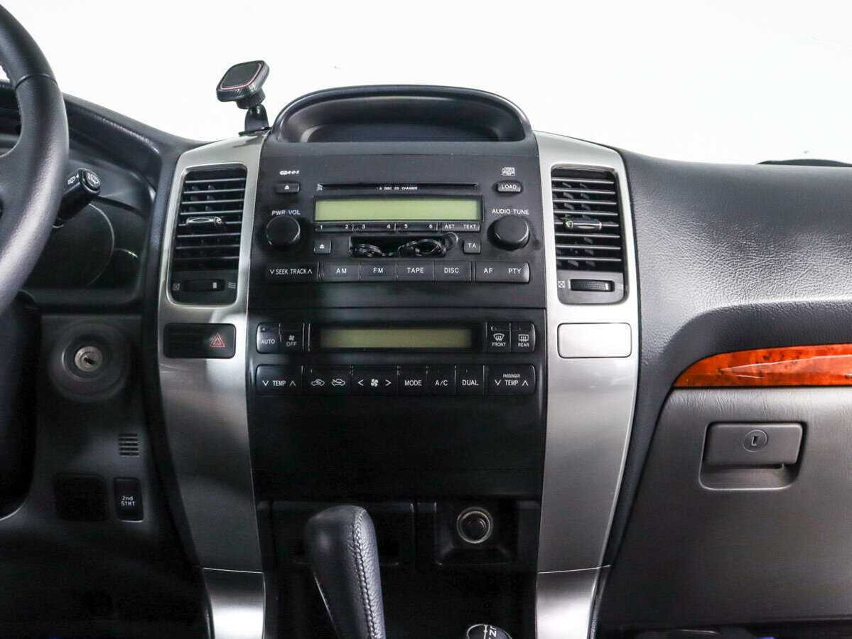 Toyota Land Cruiser Prado с пробегом — 2004 год. Фото: #9